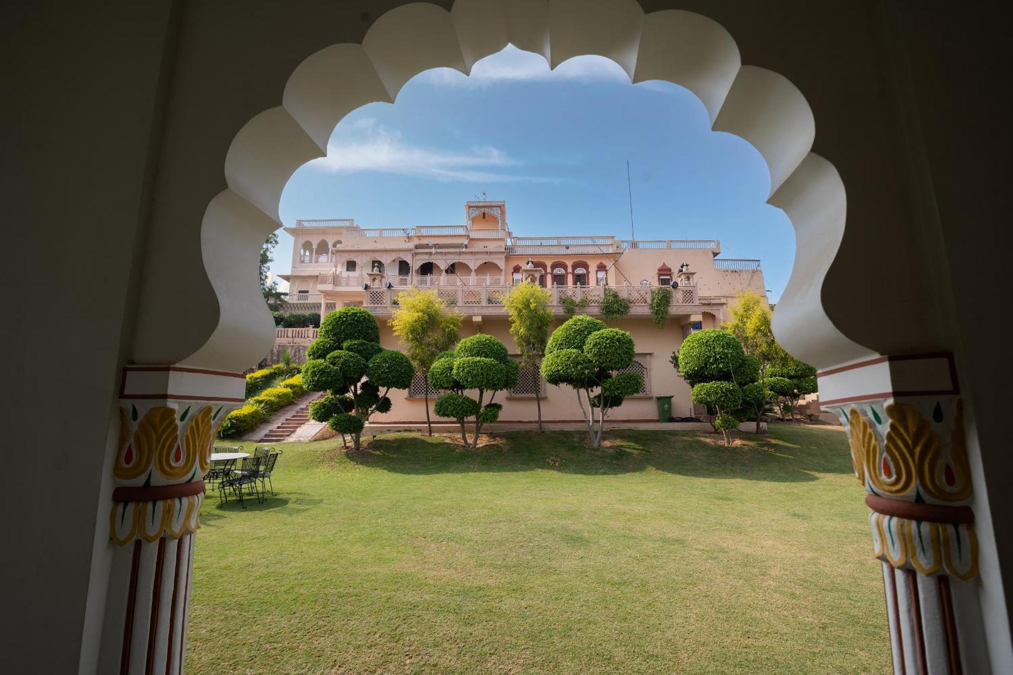 Fort Beejwar Chauhan By Aayams Neemrana Shahjahanpur Exterior photo